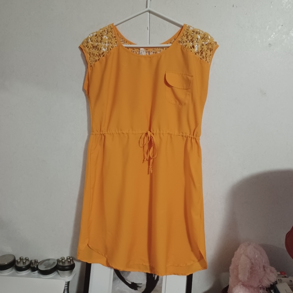 Dress - Picture 7 of 7